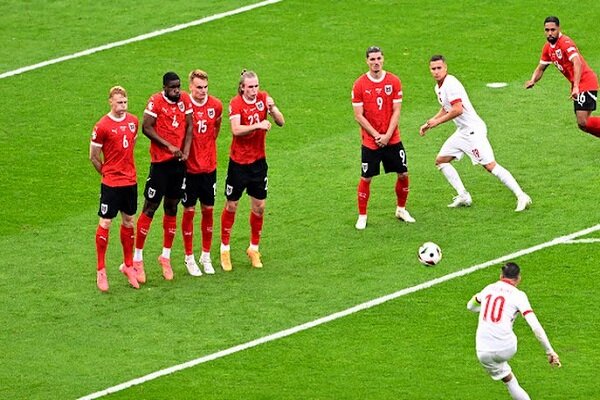 برتری اتریش برابر لهستان/«لواندوفسکی» در آستانه حذف ازجام