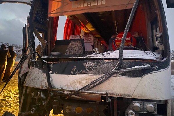 برخورد دو دستگاه اتوبوس در جاده رفسنجان – سرچشمه؛ ۸ مسافر مصدوم شدند