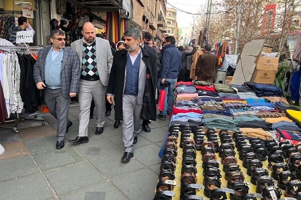برخورد سلبی با دستفروشان نادرست است