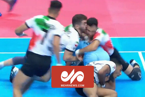 برخورد شدید بازیکنان تیم ملی کبدی با یکدیگر در دیدار نهایی
با هند