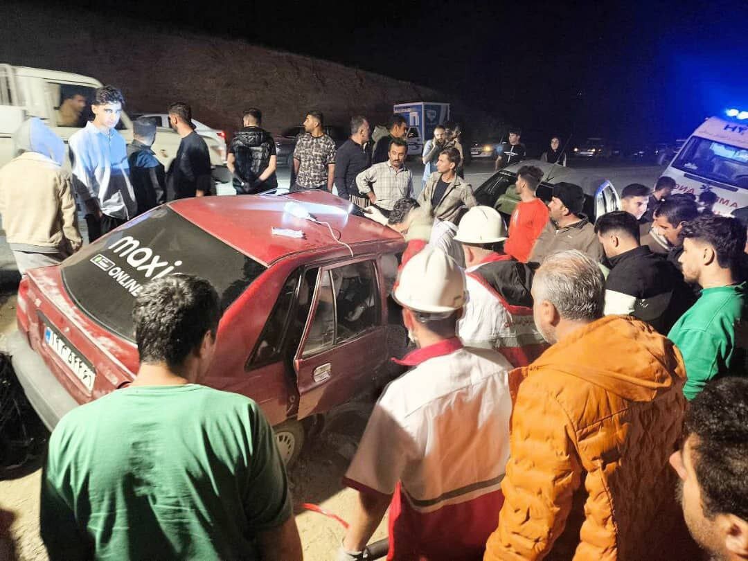 برخورد پژو ۴۰۵ و پراید در محور بانه-سقز ۱۲ مصدوم برجای گذاشت