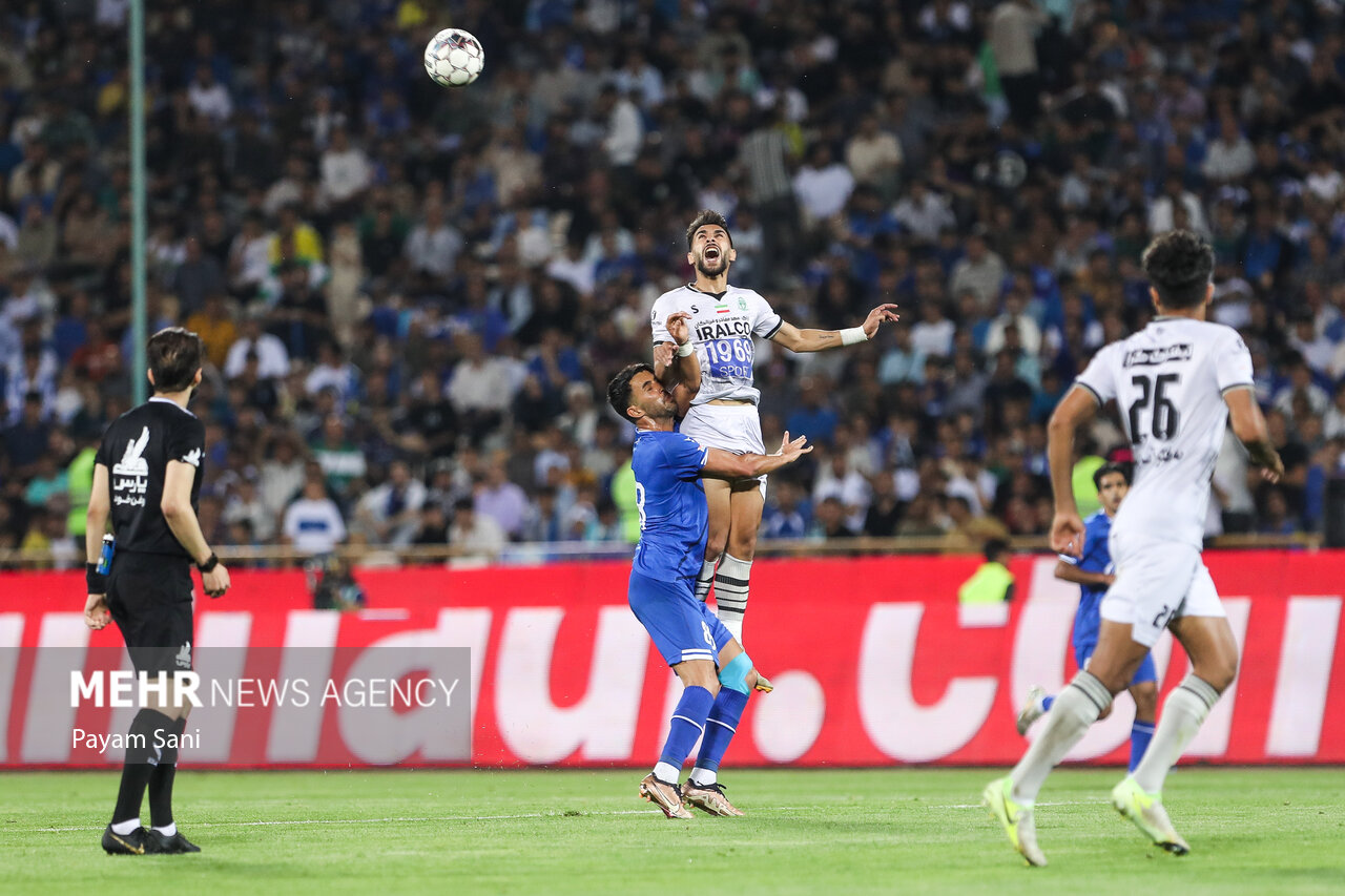 برد استقلال در نیمه اول دیدار با آلومینیوم؛ خارجی ها به درد بخور شدند