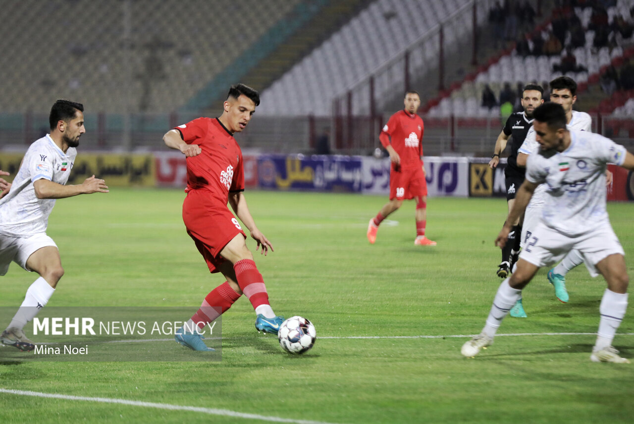 برد تراکتور مقابل آلومینیوم در نیمه اول