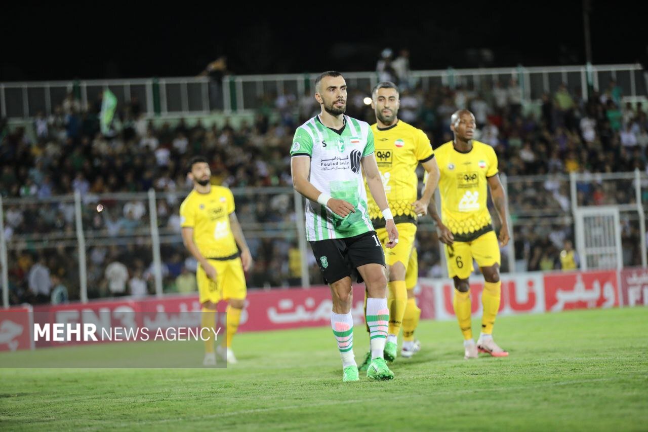 برد در ثانیه های آخر برای سپاهان/شمس آذر اخراجی داد و مساوی
کرد