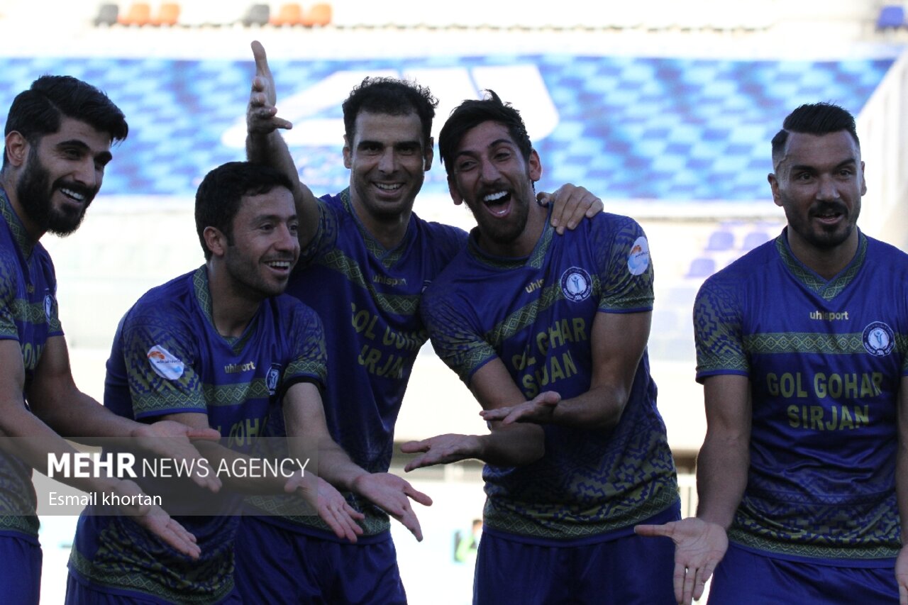 برد دقیقه نودی گل گهر برابر فجر/پیکان دومین باخت هوادار را رقم زد