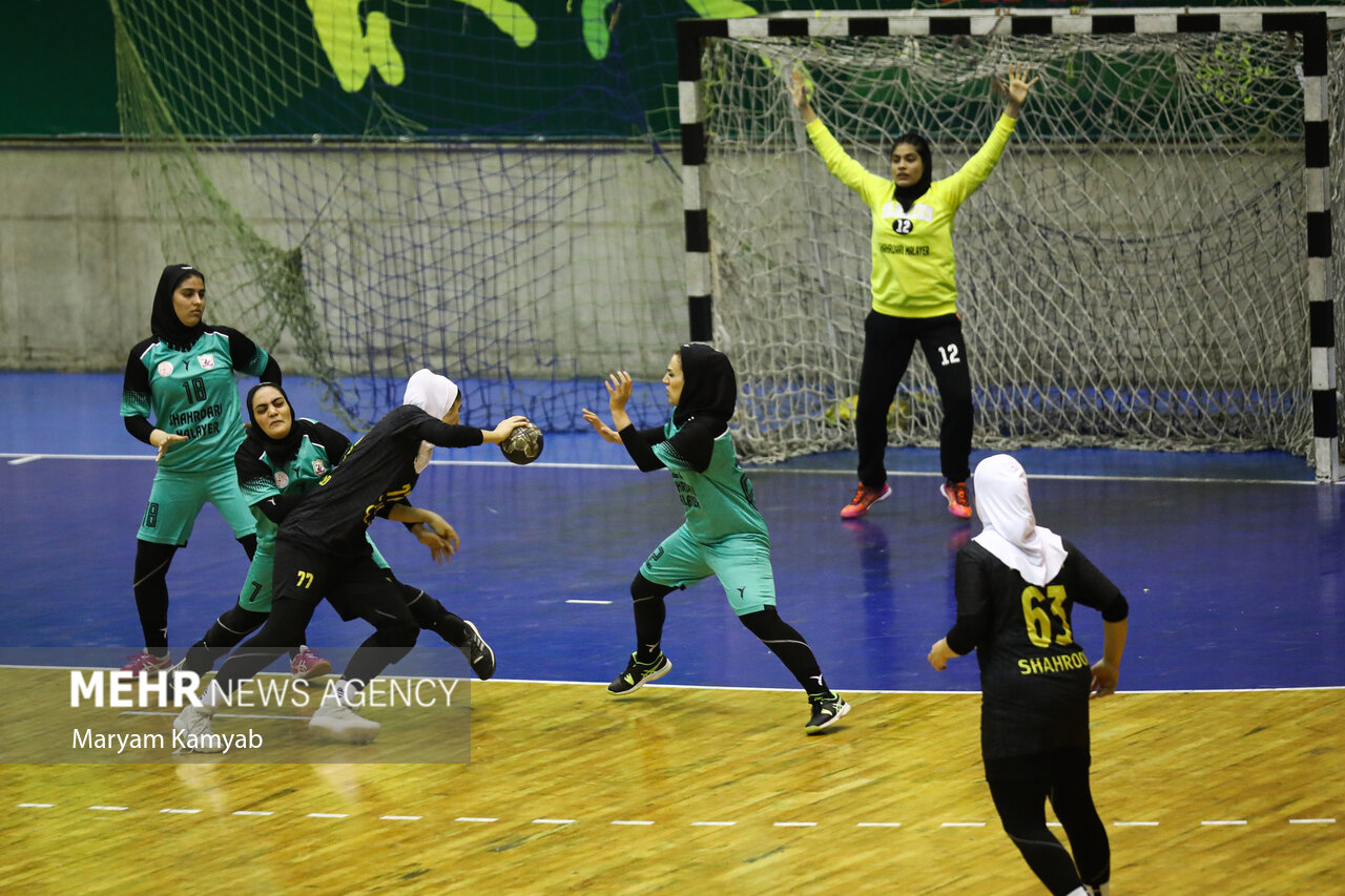 برد سپاهان و صدرنشینی در لیگ/ اولین پیروزی برای نماینده شاهرود