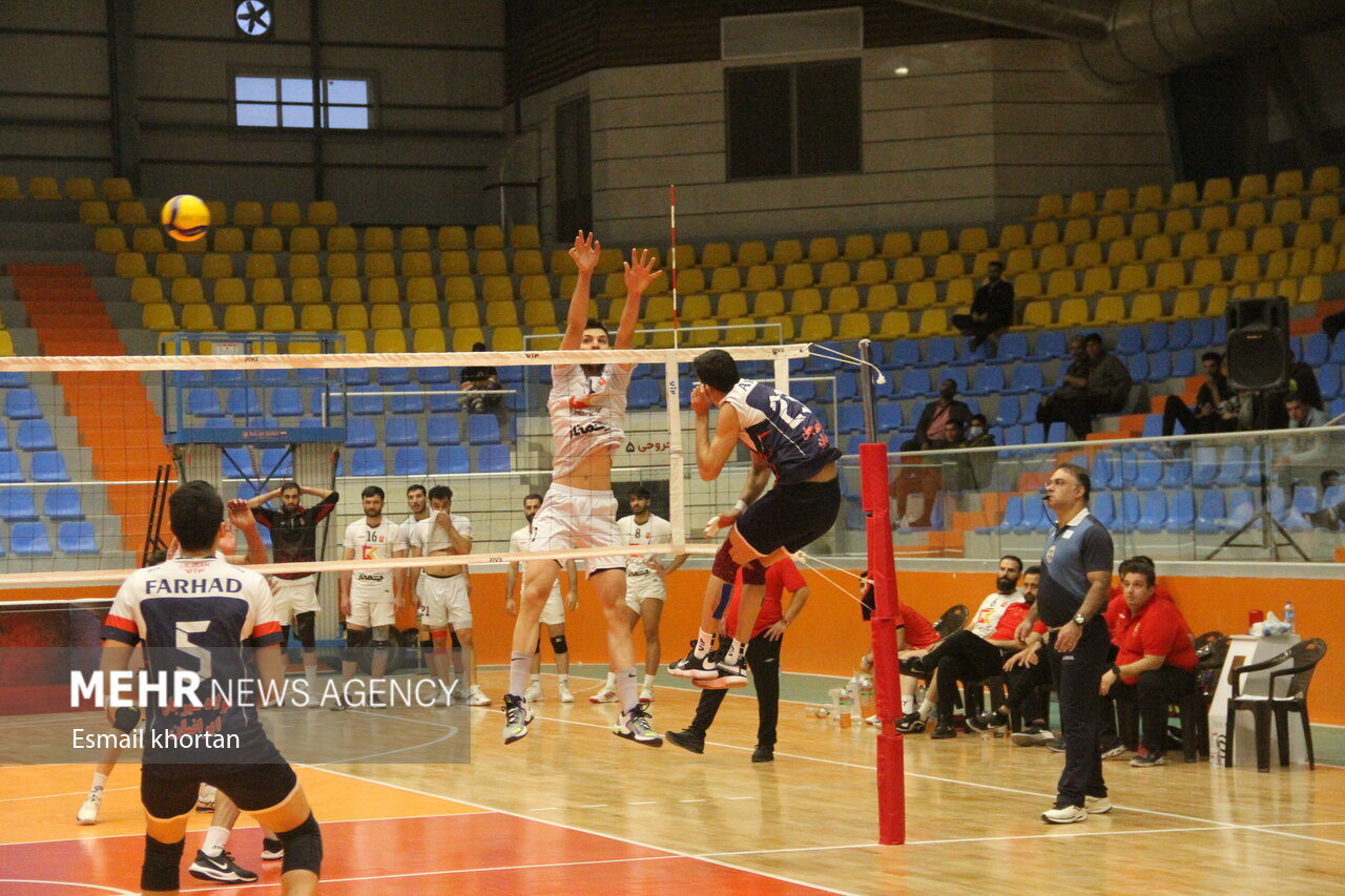 برد مهم شهداب با هواداران/ فولاد همچنان یکه تازی میکند