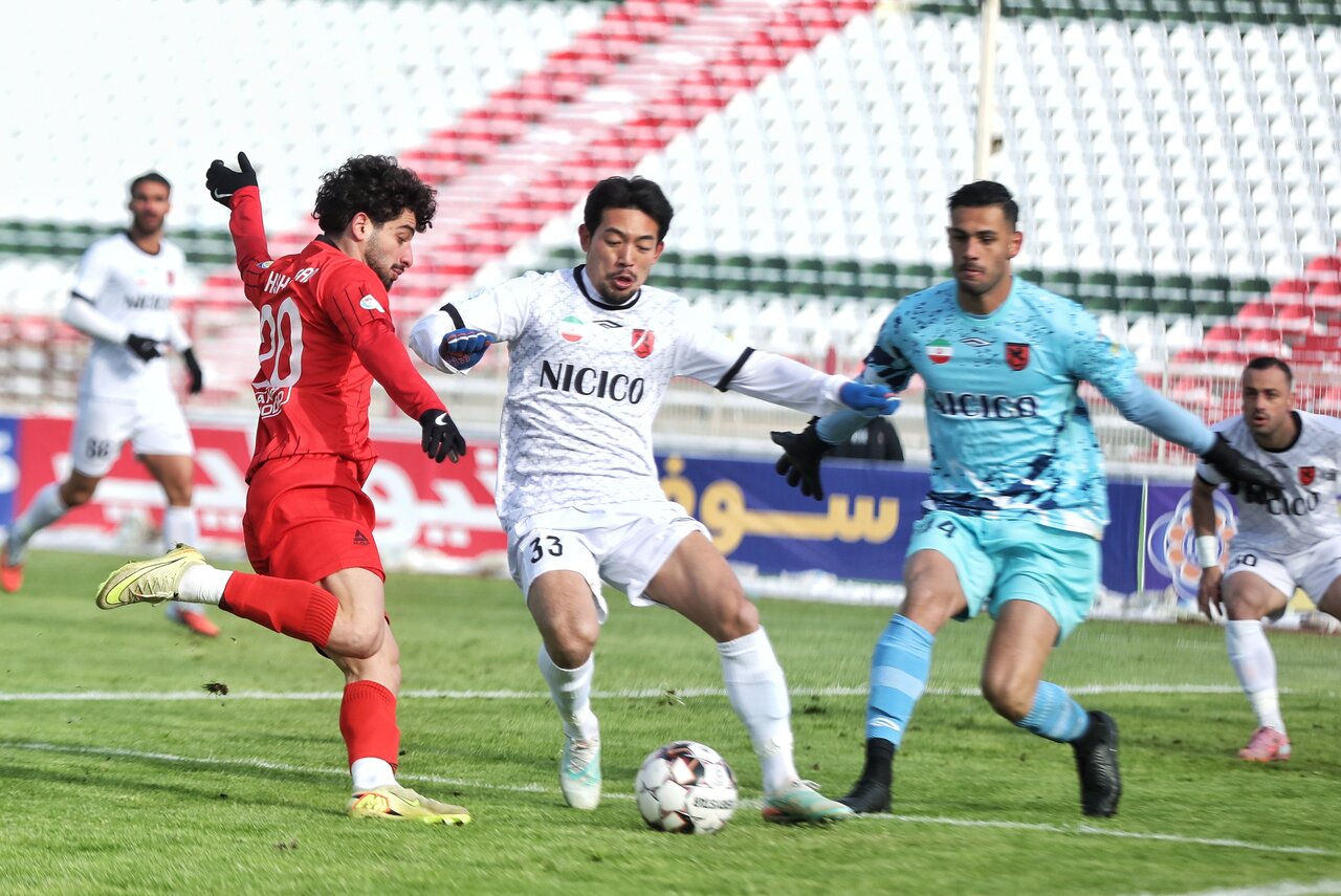 برد پرگل تراکتور در بازی بدون تی‌تی‌ها