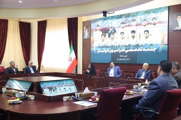 بررسی برنامههای تیم فوتبال امید برای بازیهای آسیایی در حضور وزیر ورزش
