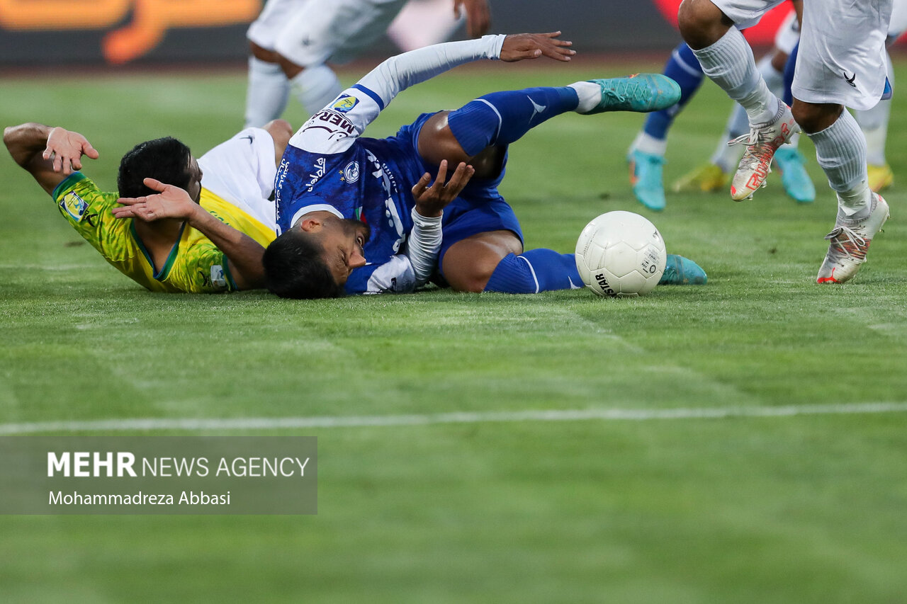 بررسی دلایل قهرمان نشدن استقلال/ اعتماد «ساپینتو» را جلب کنیم