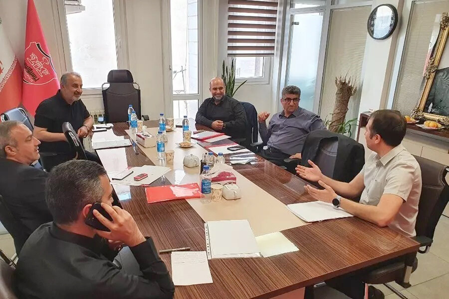 بررسی پرونده‌های حقوقی و اردوی نیم فصل در هیات مدیره پرسپولیس