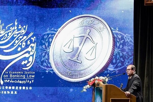بررسی چالش‌ها و تبیین فرصت‌های موجود در حوزه حقوق