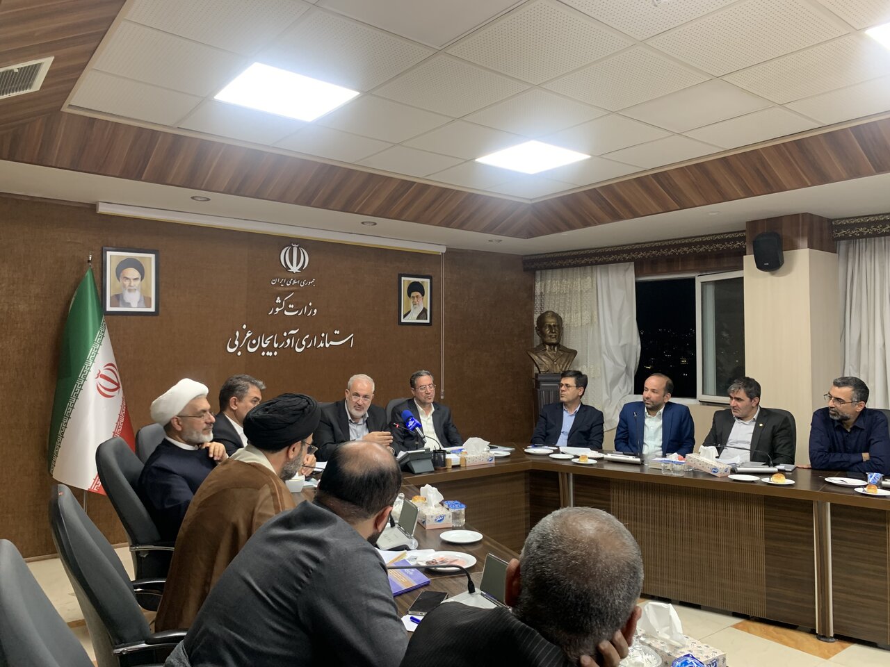 برنامه جامع و راهبردی برای حل مسائل در استانها تدوین شود