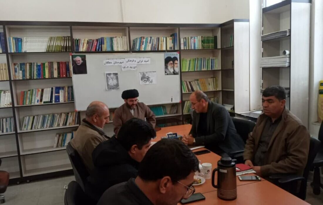 برنامههای دهه مبارک فجر با محوریت جوانان و نوجوانان برگزارشود