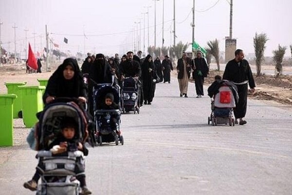 برنامههای موکب زینبیه در اربعین/ خدمات ویژه به زائران
خانم