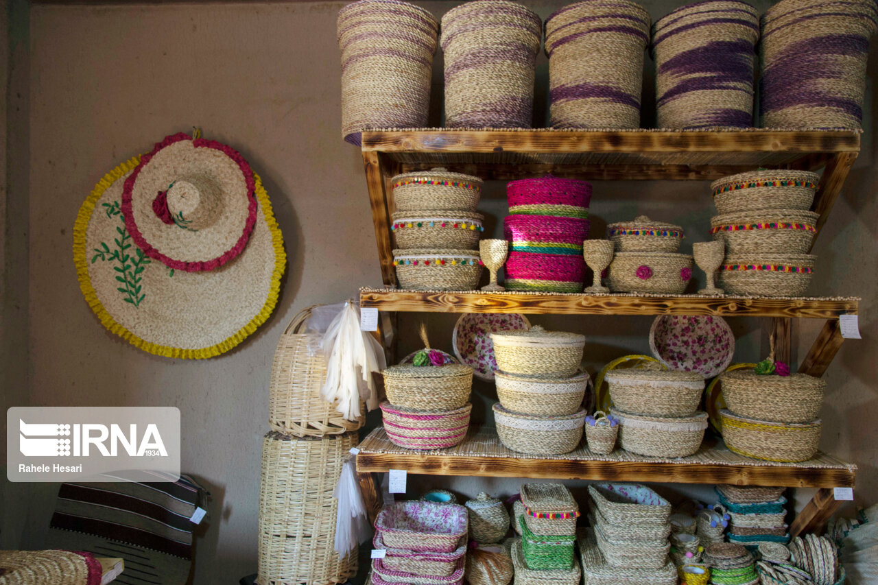 برنامهریزی برای فروش محصولات تولیدی مددجویان بهزیستی