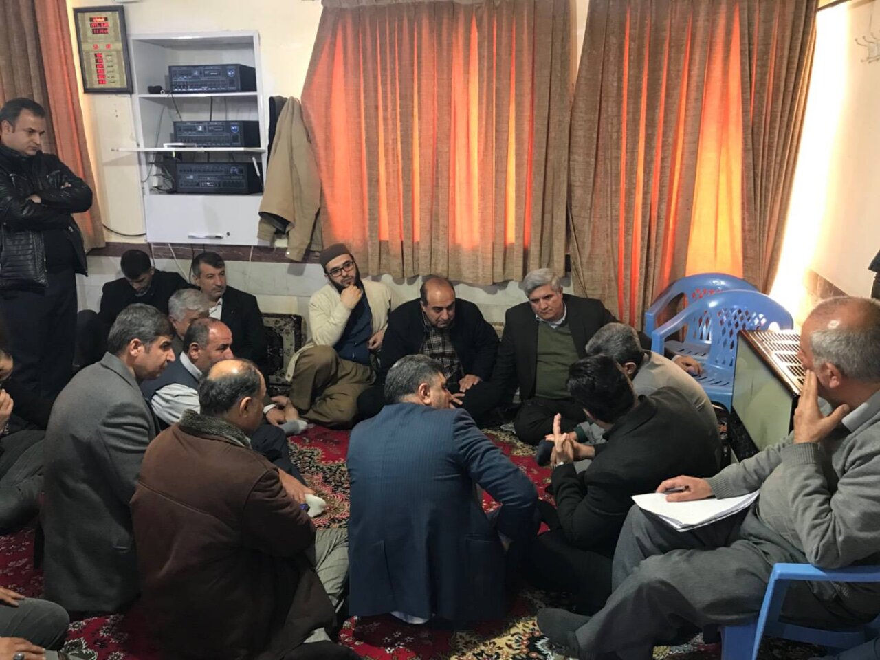 برپایی میز خدمت مردمی در روستای آساوله