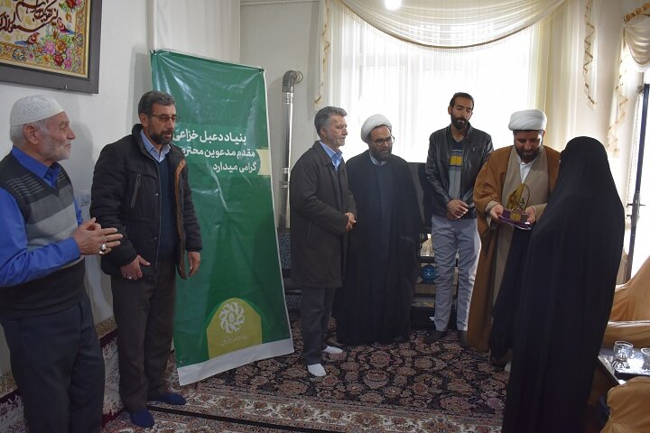 برگزاری آیین تکریم از بانوی پیشکسوت مجالس حسینی در
قروه