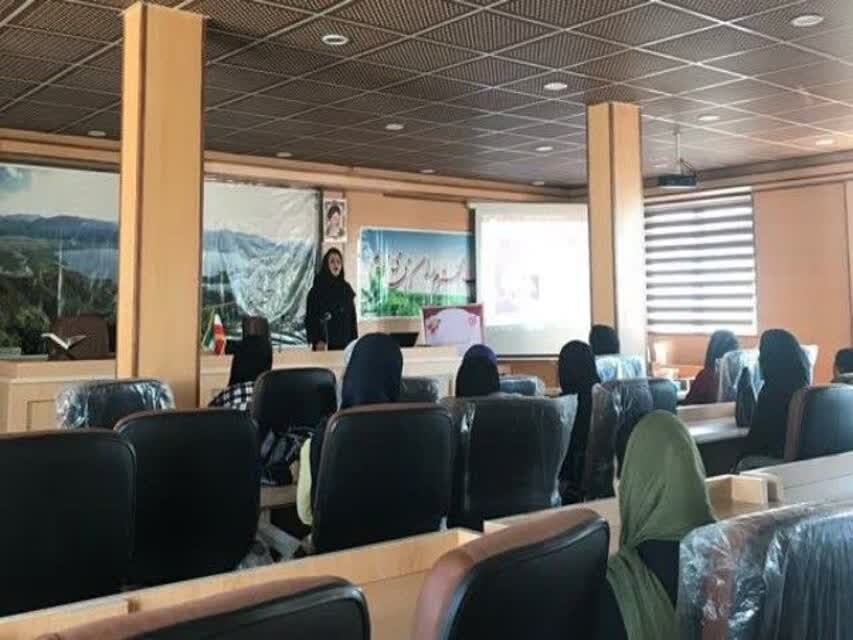 برگزاری جلسات توجیهی و روشنگری با موضوع انتخابات درمریوان