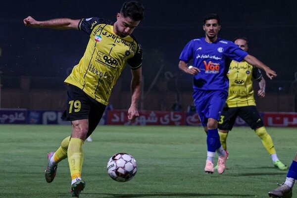 برگزاری دیدار سپاهان و استقلال خوزستان با حضور تماشاگران