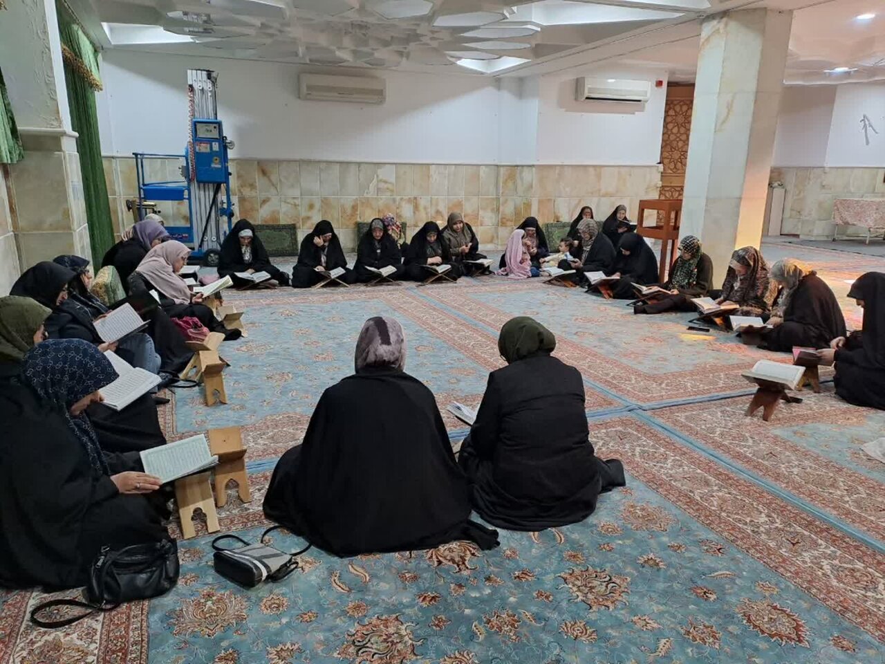 برگزاری محفل روزانه جزءخوانی قرآن ویژه بانوان در مهدیه سنندج