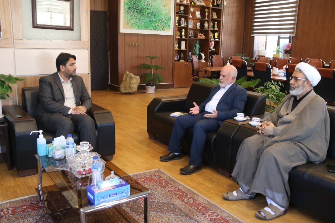 برگزاری همایشهای ملی و منطقهای زمینه توسعه استانها را فراهم میکند