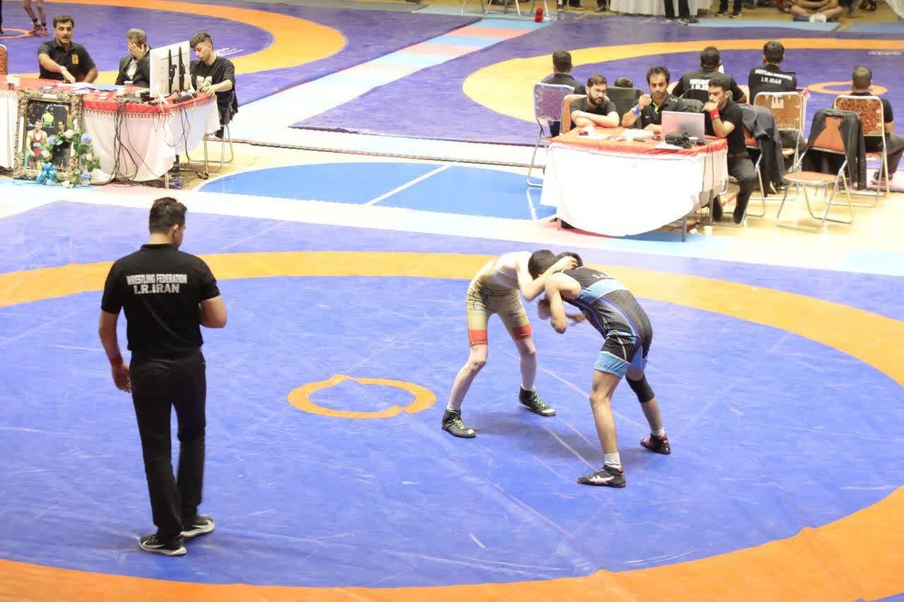 بزرگترین فستیوال کشتی کردستان در سنندج برگزار شد