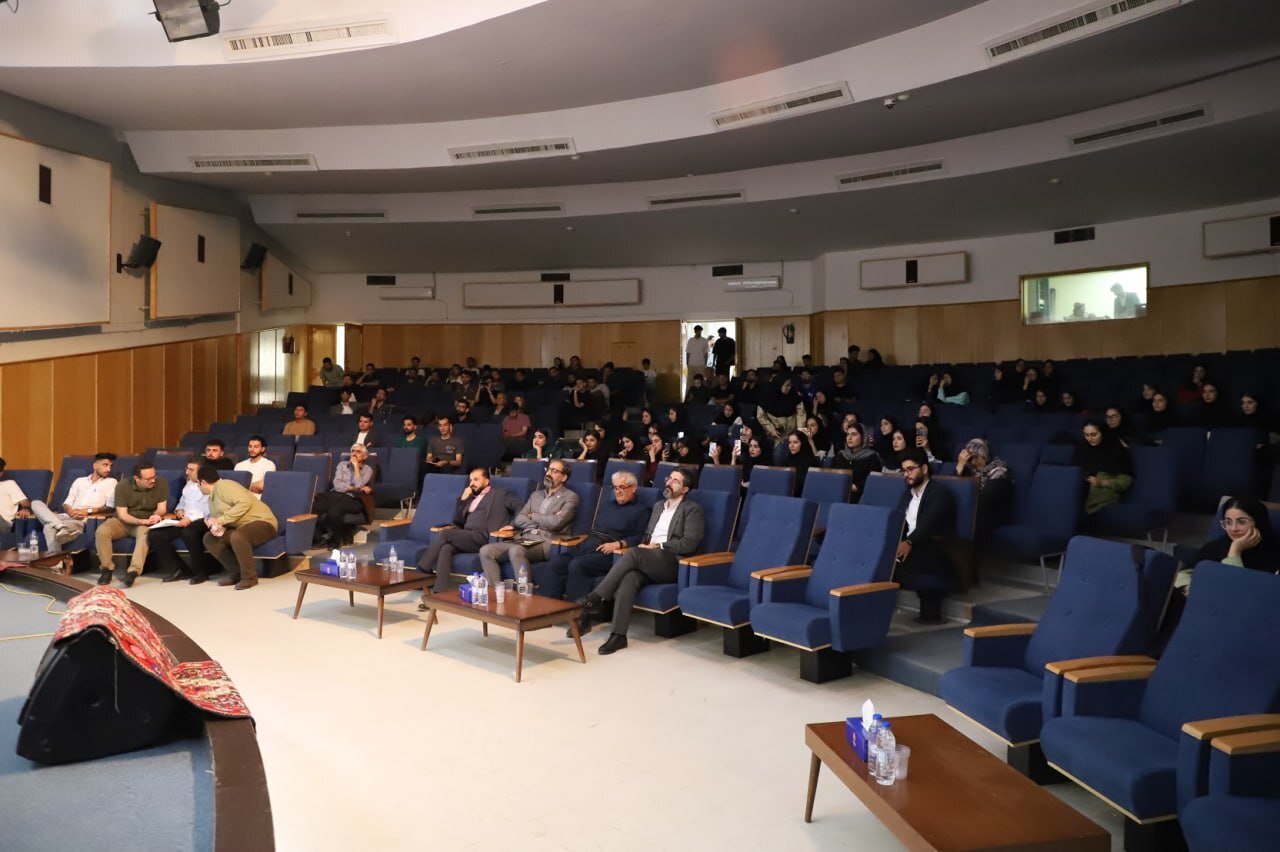 بزرگداشت دو ستاره شعر فارسی «سعدی و عطار» در دانشگاه کردستان برگزار شد