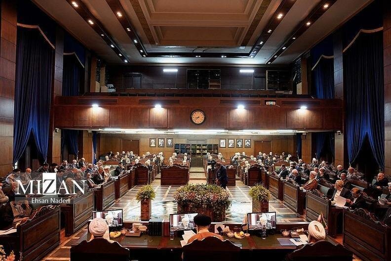 بسیاری از مشکلات به دلیل این است که به عاقبت کار خود
نمیاندیشیم