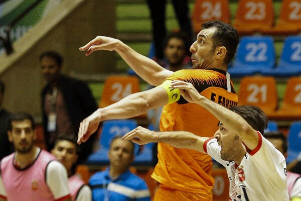 بمب نقل و انتقالات فوتسال نیستم/ سرمربی مس مراقب صحبت کردنش باشد