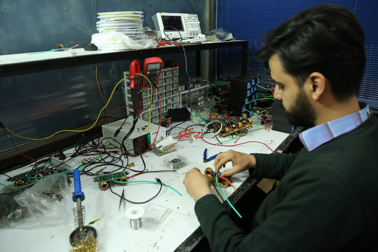 بنیاد برکت ۱۲۰۰ طرح دانش‌بنیان اجرا می‌کند