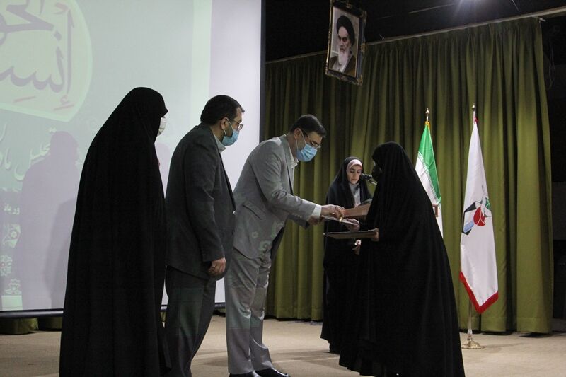 بنیادشهید سازمان قهرمانان و خادم مادران و همسران شهدا است