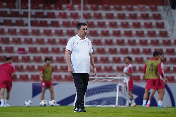 به کسانی تریبون میدهند که ضد من هستند/زحمت بازیکنان را هدر ندهید