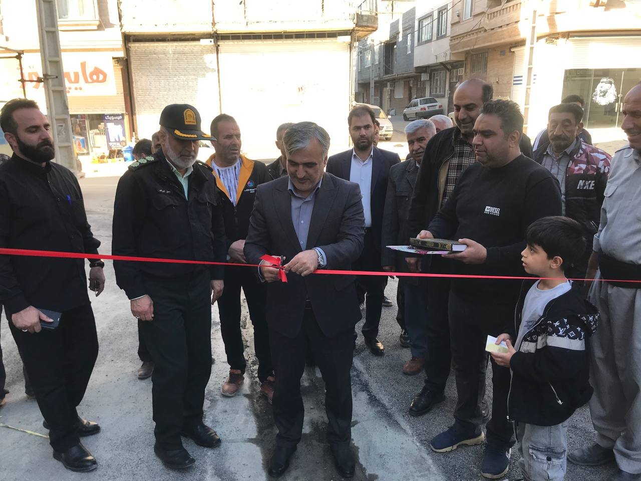 بهره‌برداری از پروژه زیرسازی و آسفالت معابر روستای آساوله سنندج