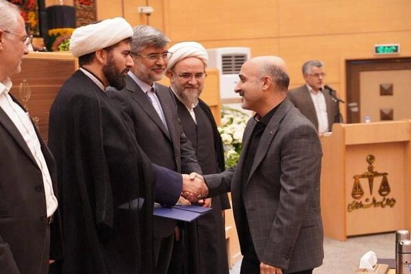 بهره‌گیری از ظرفیت‌های علمی پژوهشگاه قوه قضاییه در
دیوان