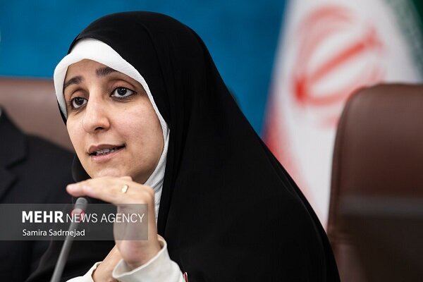بهروزآذر: مسئولیت مدیران زنان فراتر از پرسنل دستگاههاست