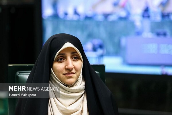 بهروزآذر: ۲۴ درصد اختراعات کشور توسط زنان ثبت می‌شود