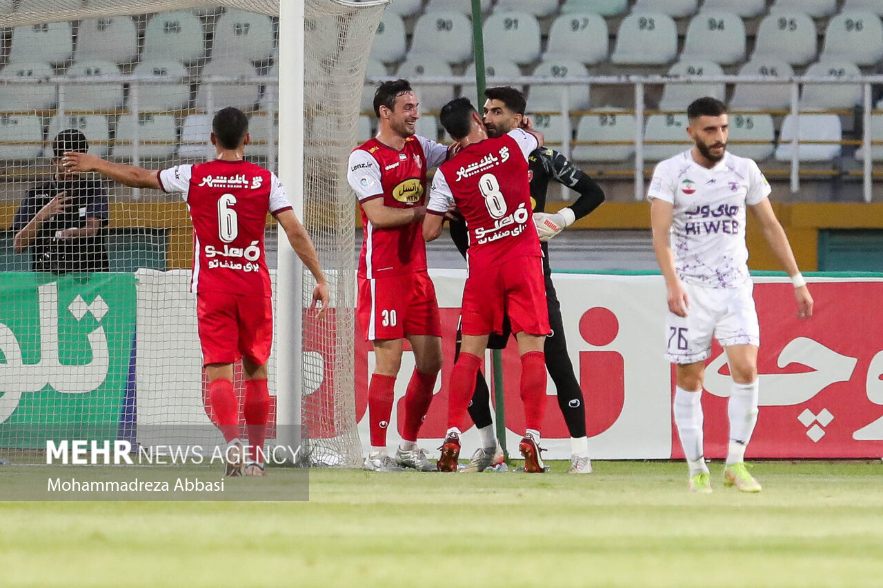 بیرانوند همچنان لجبازی میکند/ شروع سخت پرسپولیس منفعت است!