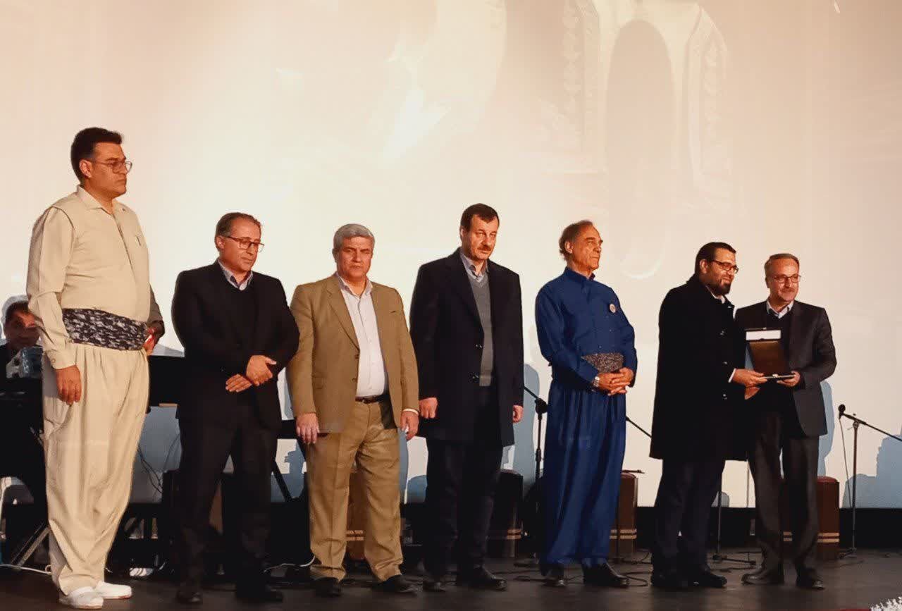 بیست سال روایت، همدلی و گفتگو؛ تئاتر کُردی سقز صحنه هم‌زبانی ملت‌ها