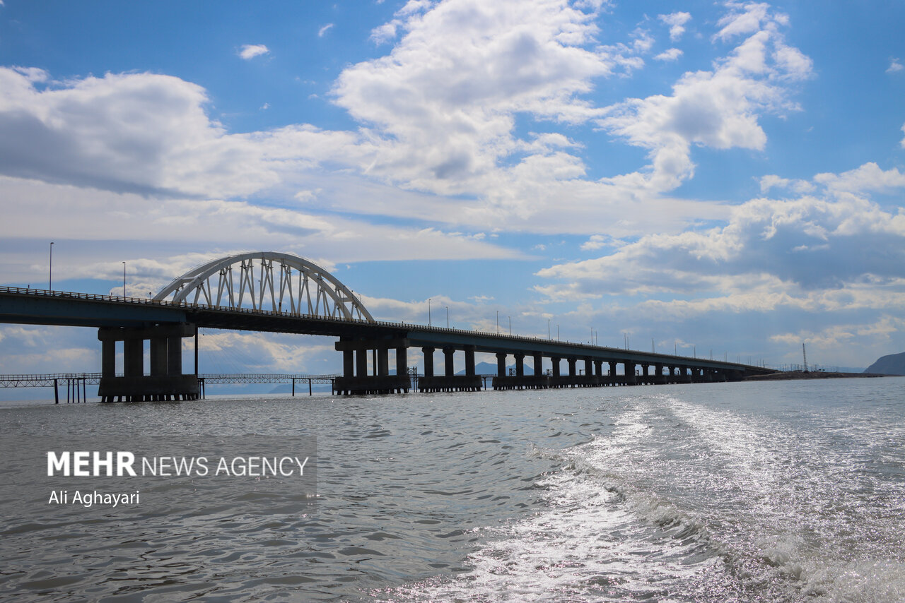 بیش از ۲ میلیارد مترمکعب آب به سمت دریاچه ارومیه رهاسازی
شد