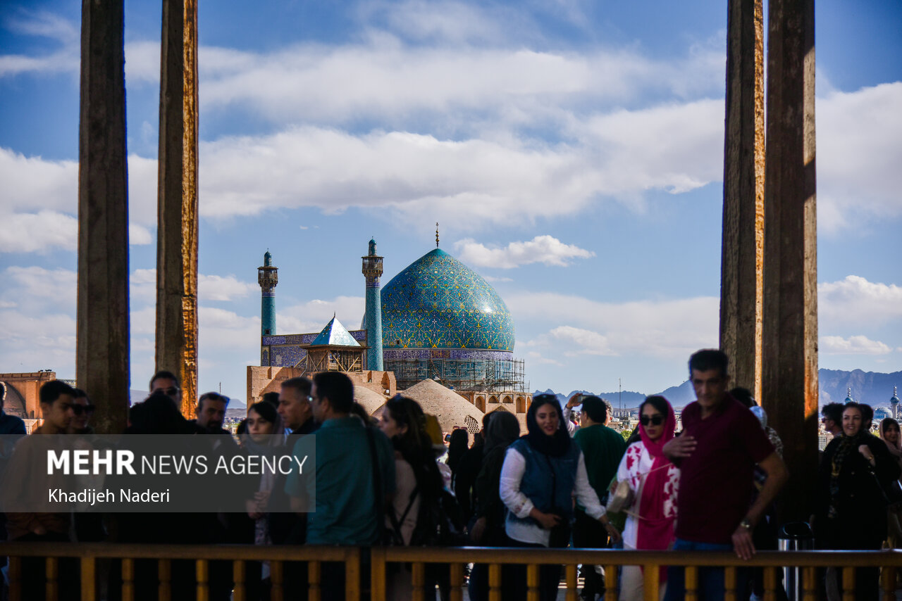 بیش از ۲ میلیون و ۸۰۰ هزار گردشگر از اماکن تاریخی اصفهان بازدید کردند