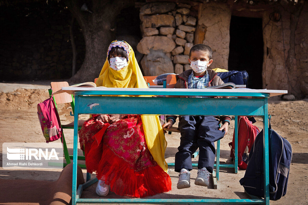 بیش از ۲۲۵ هزار دانش‌آموز عشایر در ۷۳۰۰ مدرسه تحصیل می‌کنند