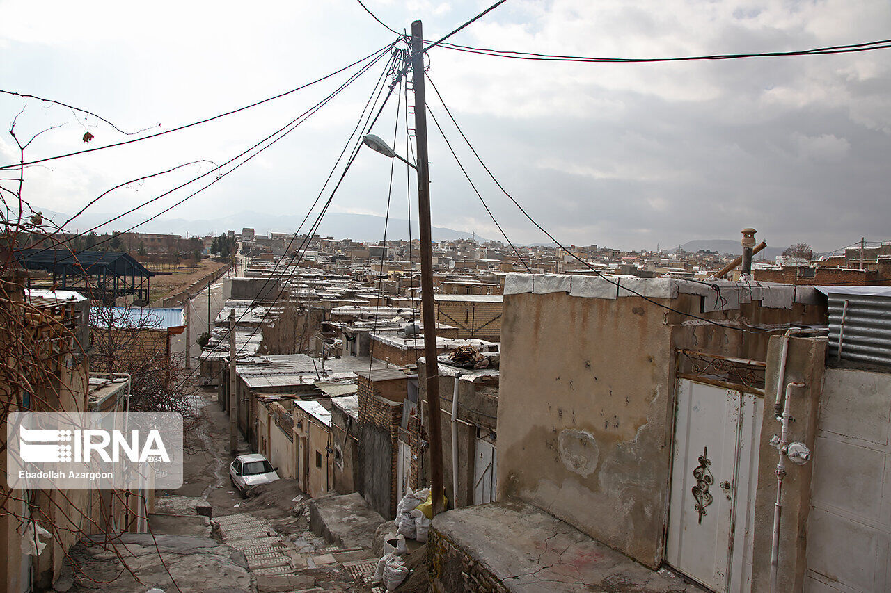 بیش از ۴۰۰ هزار نفر حاشیه نشین در تهران داریم/ لزوم تغییر کالبدی برخی نقاط شهر تهران