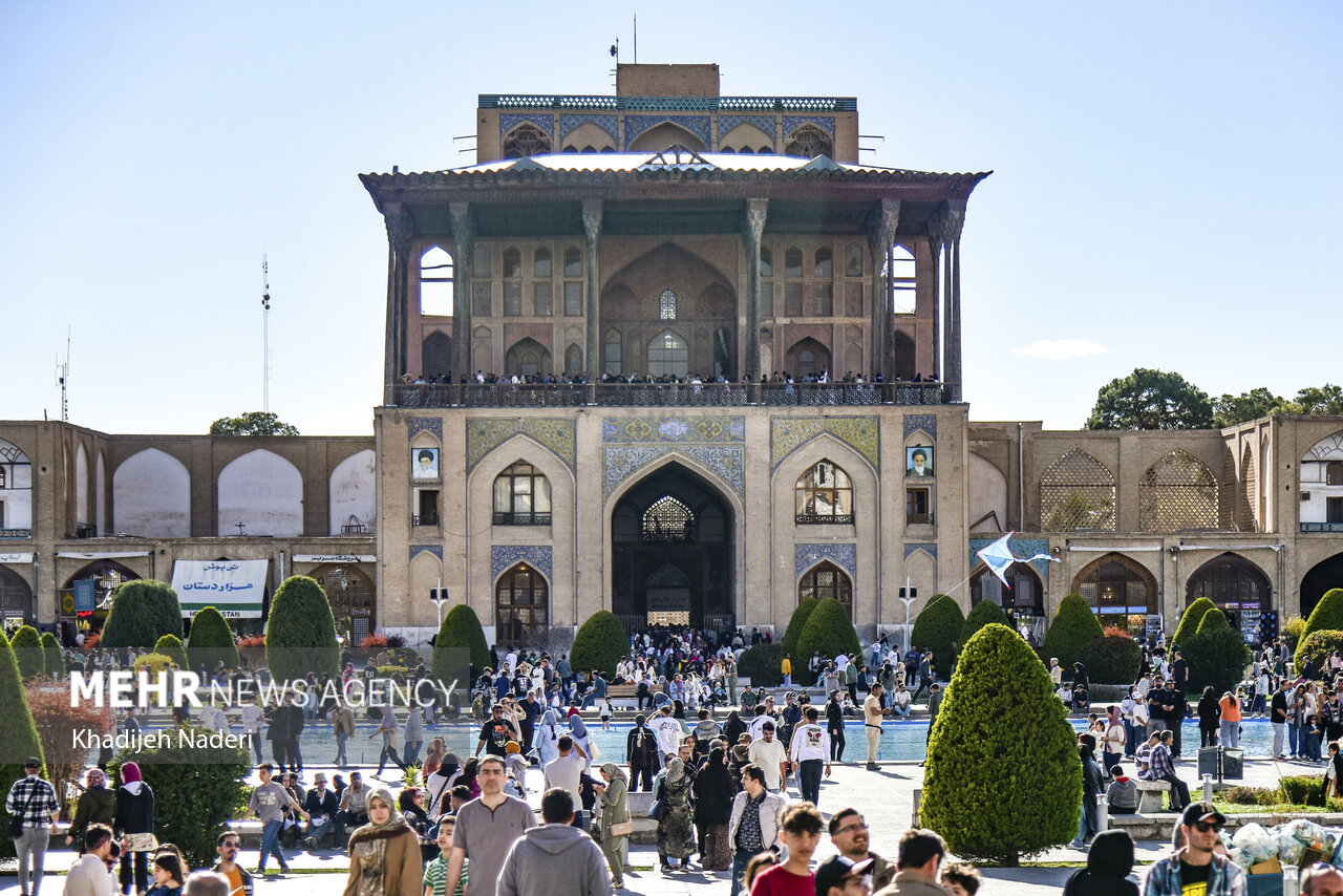 بیش از۸.۵ میلیون گردشگر نوروزی از جاذبههای تاریخی اصفهان بازدید کردند