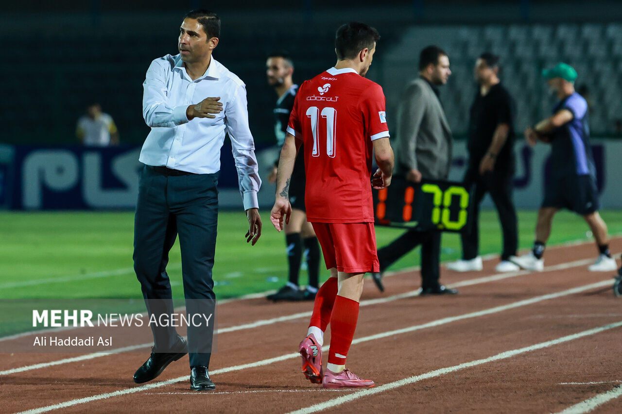 تاکید هاشمیان به سکوت در داخل زمین؛ فقط کاپیتان صحبت کند