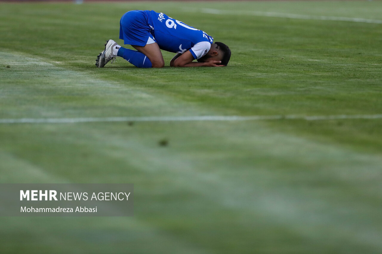 تایید تلاش عضو کمیته فنی استقلال برای سرمربیگری!