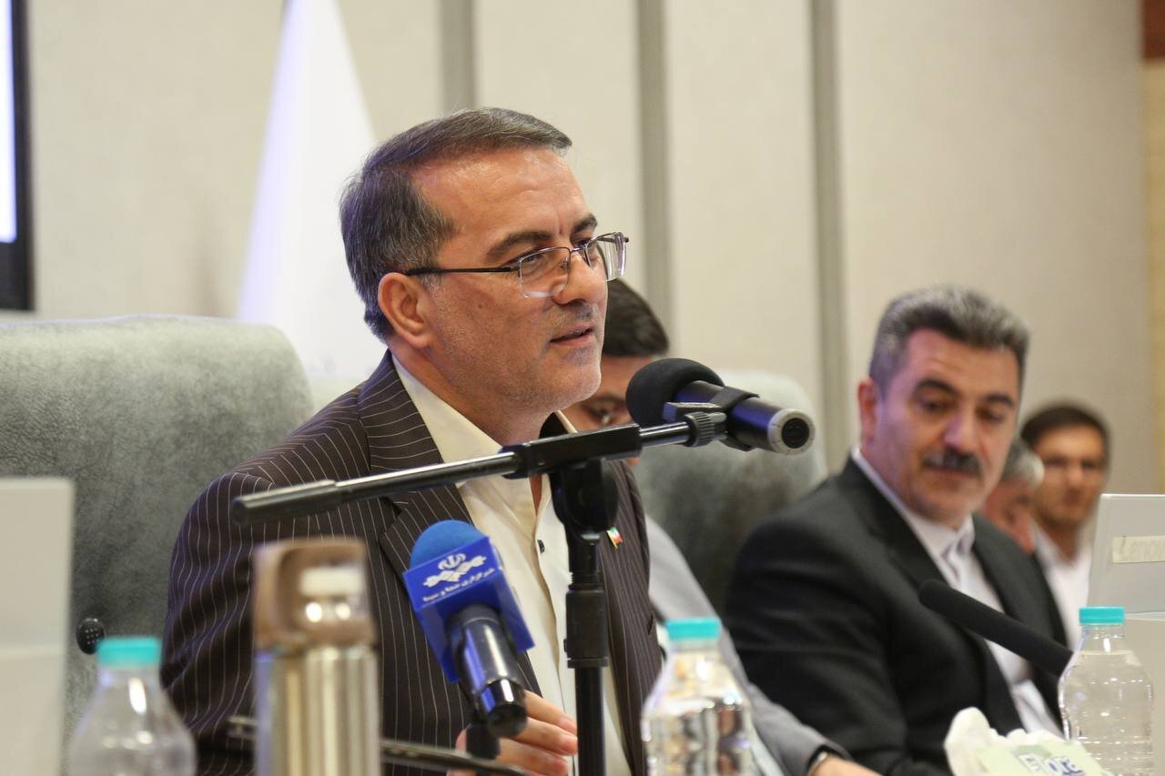 تبدیل وضعیت شغلی ۲۲۰ هزار نفر از ایثارگران انجام شده است