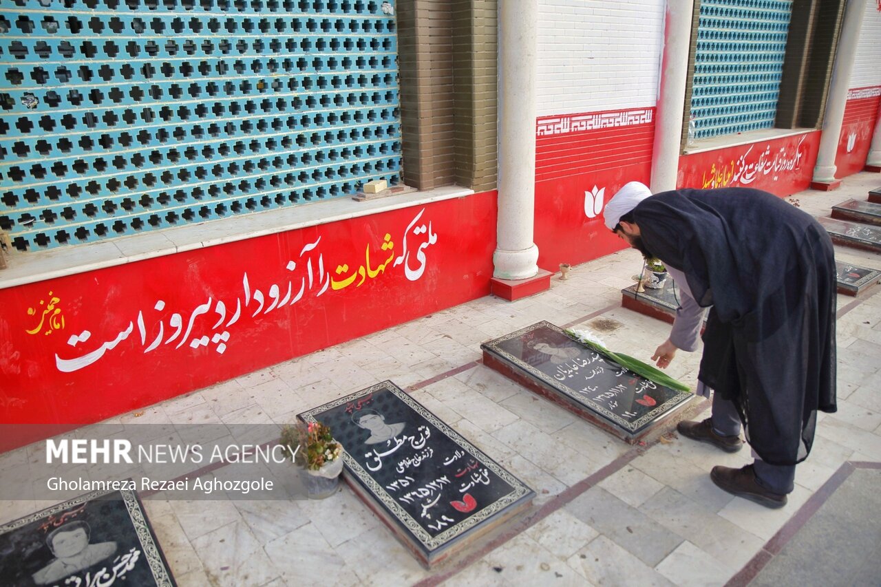 تجلیل از خانواده ۲۵۰۰ شهید فوتبالیست