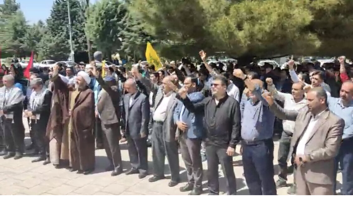 تجمع دانشگاهیان ارومیه در حمایت از دانشجویان معترض
آمریکا