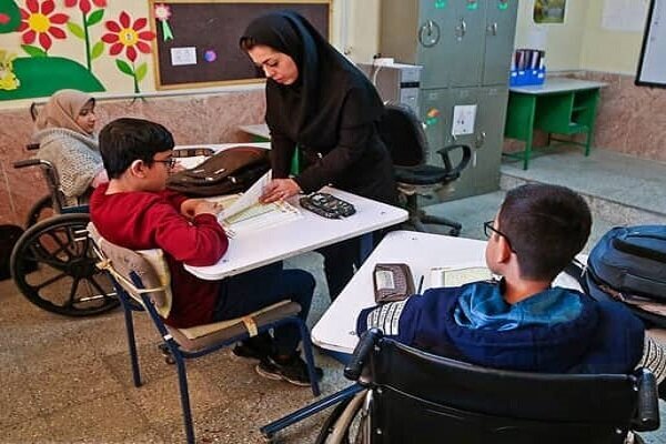 تحصیل ۱۰۰ هزار دانش آموز با نیازهای ویژه در کشور